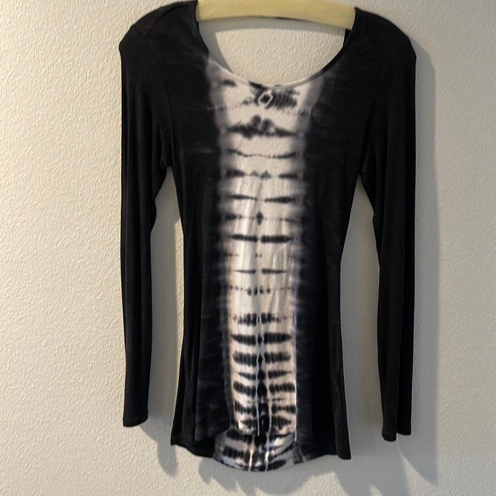 Red Haute XS open back/long sleeve tie dye blue/white